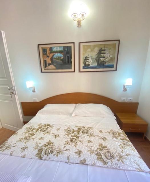 Hotel Resi — Foto 1